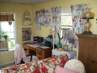 Charming 2 bedroom, 1 bath home in the heart of all that St - photo 7