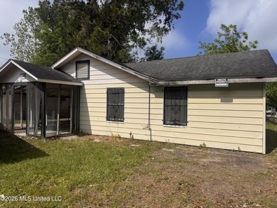 nvestor Special in Prime Pascagoula Location - Two Homes - photo 1