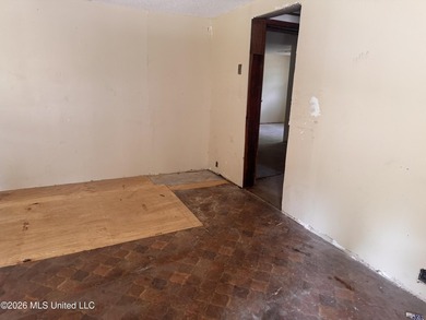 nvestor Special in Prime Pascagoula Location - Two Homes - photo 4