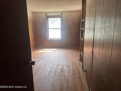 nvestor Special in Prime Pascagoula Location - Two Homes - photo 5