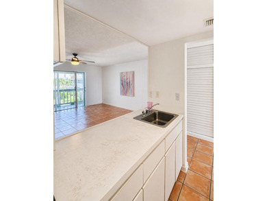 Discover the perfect coastal retreat in the desirable River - photo 5