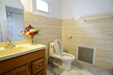 Two-family house located in Flushing, well-maintained, features - photo 11