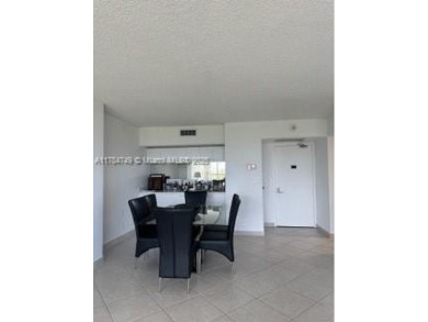 BEAUTIFULLY REMODELED 2 BEDROOM, 2 BATHROOM UNIT IN DESIRABLE