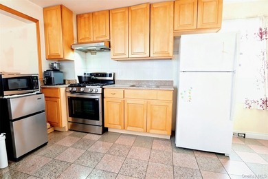 Two-family house located in Flushing, well-maintained, features - photo 15
