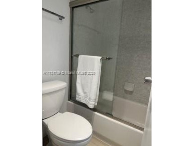 BEAUTIFULLY REMODELED 2 BEDROOM, 2 BATHROOM UNIT IN DESIRABLE