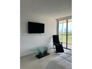 BEAUTIFULLY REMODELED 2 BEDROOM, 2 BATHROOM UNIT IN DESIRABLE