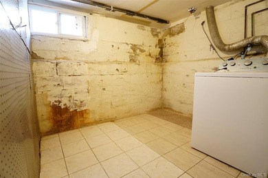 Two-family house located in Flushing, well-maintained, features - photo 19
