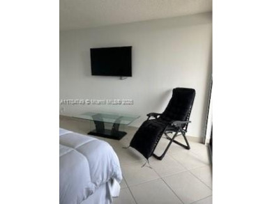 BEAUTIFULLY REMODELED 2 BEDROOM, 2 BATHROOM UNIT IN DESIRABLE