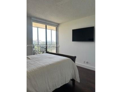 BEAUTIFULLY REMODELED 2 BEDROOM, 2 BATHROOM UNIT IN DESIRABLE