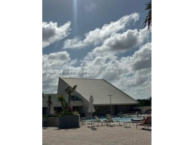 BEAUTIFULLY REMODELED 2 BEDROOM, 2 BATHROOM UNIT IN DESIRABLE