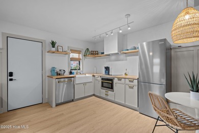 The Harris Group is excited to present this fully remodeled and - photo 51