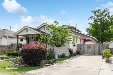 Charming original cottage updated with seamless additions - photo 3