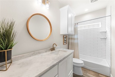Charming coastal retreat offering 3 bedrooms and 2.5 bathrooms - photo 11