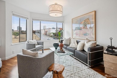 Sophisticated and modern living is offered in this Marina - photo 2