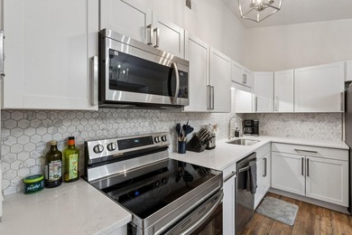 Welcome to 1036 Oakcrest Drive, a beautifully maintained home - photo 13