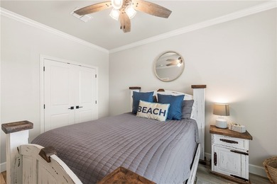 Charming coastal retreat offering 3 bedrooms and 2.5 bathrooms - photo 14