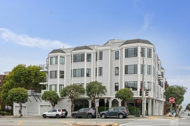 Sophisticated and modern living is offered in this Marina - photo 6