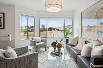 Sophisticated and modern living is offered in this Marina - photo 7
