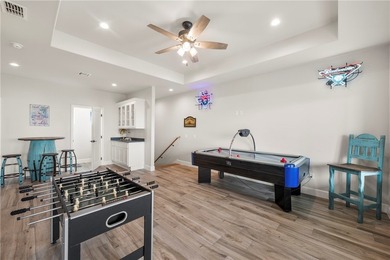 Charming coastal retreat offering 3 bedrooms and 2.5 bathrooms - photo 18