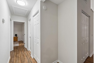 Welcome to 1036 Oakcrest Drive, a beautifully maintained home - photo 19