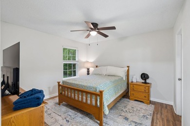 Welcome to 1036 Oakcrest Drive, a beautifully maintained home - photo 21