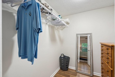 Welcome to 1036 Oakcrest Drive, a beautifully maintained home - photo 25
