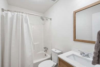 Welcome to 1036 Oakcrest Drive, a beautifully maintained home - photo 26