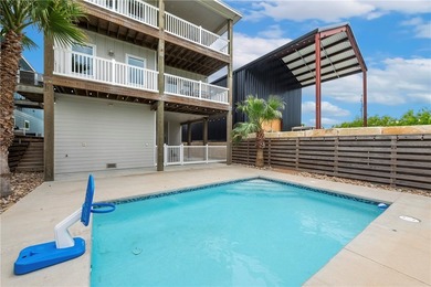 Charming coastal retreat offering 3 bedrooms and 2.5 bathrooms - photo 33