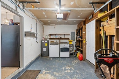 Welcome to 1036 Oakcrest Drive, a beautifully maintained home - photo 34