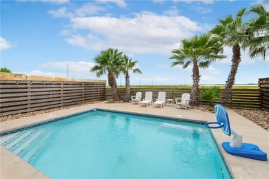 Charming coastal retreat offering 3 bedrooms and 2.5 bathrooms - photo 35