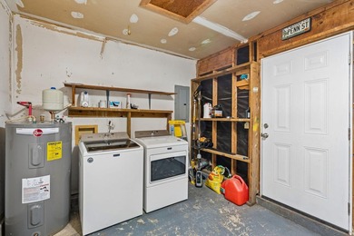 Welcome to 1036 Oakcrest Drive, a beautifully maintained home - photo 35