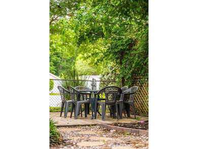 Welcome to 1036 Oakcrest Drive, a beautifully maintained home - photo 44