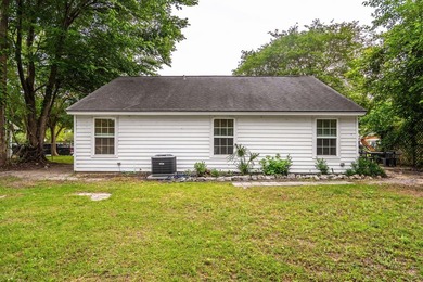 Welcome to 1036 Oakcrest Drive, a beautifully maintained home - photo 45