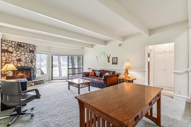 Welcome to an exceptional golf course frontage home set along - photo 5