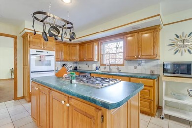 This charming custom-built golf-course home includes many - photo 8