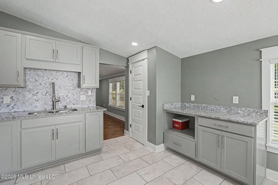 Country living at its finest! Nestled on 3.1 beautiful acres - photo 11