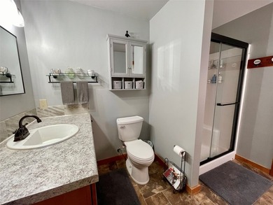 Incredibly private 10 acres with a lovely mix of meadow and - photo 11