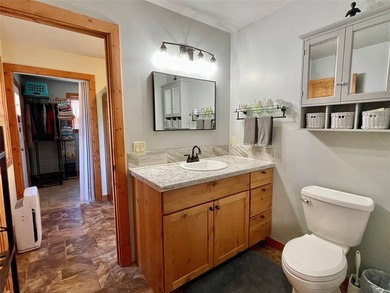Incredibly private 10 acres with a lovely mix of meadow and - photo 12