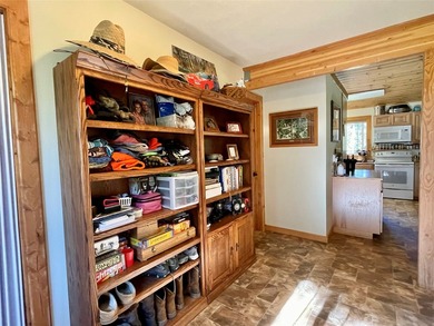 Incredibly private 10 acres with a lovely mix of meadow and - photo 13