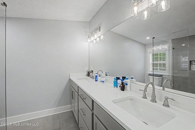 Country living at its finest! Nestled on 3.1 beautiful acres - photo 16