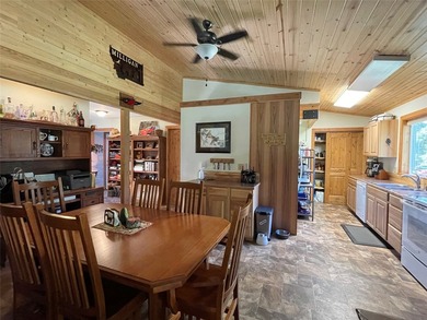 Incredibly private 10 acres with a lovely mix of meadow and - photo 17