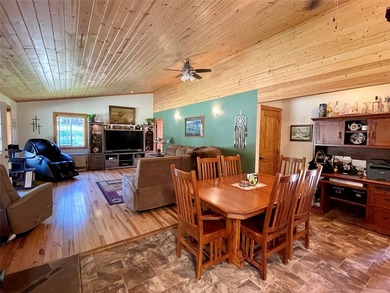 Incredibly private 10 acres with a lovely mix of meadow and - photo 18