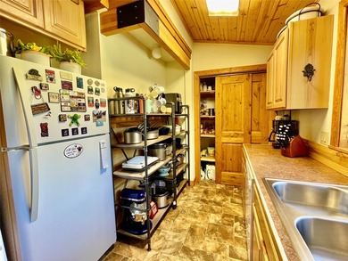 Incredibly private 10 acres with a lovely mix of meadow and - photo 19