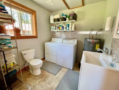 Incredibly private 10 acres with a lovely mix of meadow and - photo 20