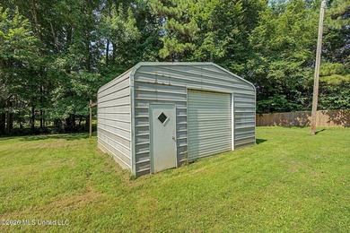 Country living at its finest! Nestled on 3.1 beautiful acres - photo 23