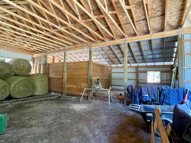 Incredibly private 10 acres with a lovely mix of meadow and - photo 31