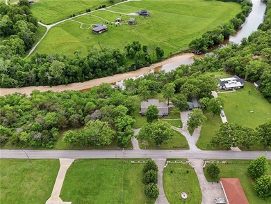 Waterfront living on the Kings River with sweeping mountain - photo 32