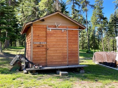 Incredibly private 10 acres with a lovely mix of meadow and - photo 36