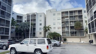 Nice apartment 2/2 at East of US1, Carlton Bay Condominium