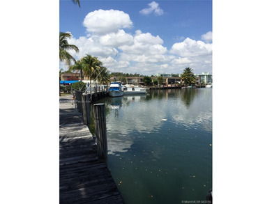 Nice apartment 2/2 at East of US1, Carlton Bay Condominium